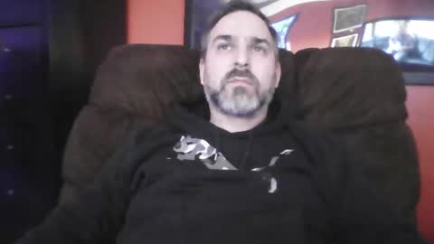 Snapshot of beardedambition chatting on 01-11-25, 06:54 beardedambition online show from 01-11-25, 06:54