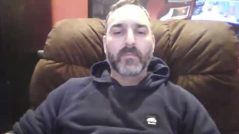 Snapshot of beardedambition chatting on 02-07-25, 08:20 beardedambition online show from 02-07-25, 08:20