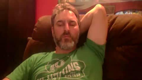 Snapshot of beardedambition chatting on 09-12-25, 02:44 beardedambition online show from 09-12-25, 02:44