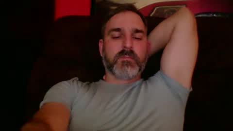 Snapshot of beardedambition chatting on 09-30-25, 12:37 beardedambition online show from 09-30-25, 12:37