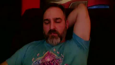 Snapshot of beardedambition chatting on 10-12-25, 02:32 beardedambition online show from 10-12-25, 02:32