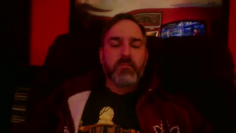 Snapshot of beardedambition chatting on 11-09-25, 02:21 beardedambition online show from 11-09-25, 02:21
