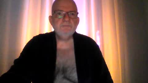 Snapshot of beardman916444 chatting on 12-23-24, 07:06 Beardman online show from 12-23-24, 07:06