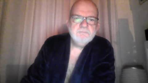 Snapshot of beardman916444 chatting on 02-15-25, 06:02 Beardman online show from 02-15-25, 06:02