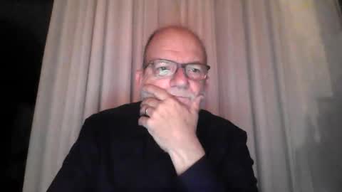 Snapshot of beardman916444 chatting on 09-23-25, 02:47 Beardman online show from 09-23-25, 02:47