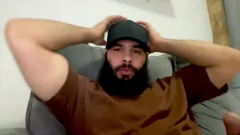 Snapshot of beardmax chatting on 06-01-26, 06:26 Min online show from 06-01-26, 06:26