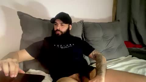 Snapshot of beardmax chatting on 06-08-26, 06:36 Min online show from 06-08-26, 06:36