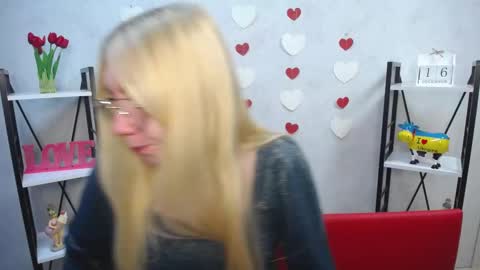 Snapshot of beatriceflyy chatting on 12-16-24, 09:14 BeatriceFlyy online show from 12-16-24, 09:14