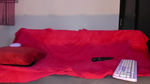 Snapshot of beatricez1 chatting on 05-29-26, 06:00 Chanel online show from 05-29-26, 06:00