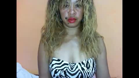 Snapshot of beaute_choco chatting on 01-12-25, 03:25 Eva online show from 01-12-25, 03:25