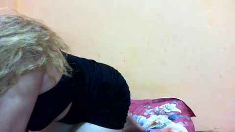 Snapshot of beaute_choco chatting on 01-20-25, 01:18 Eva online show from 01-20-25, 01:18