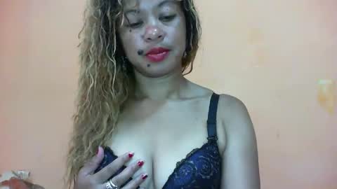 Snapshot of beaute_choco chatting on 01-28-25, 05:22 Eva online show from 01-28-25, 05:22
