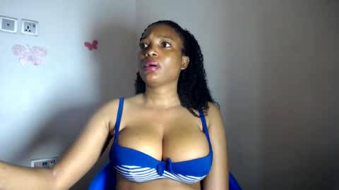 Snapshot of beautiful_moanna chatting on 06-27-26, 07:30 moanna online show from 06-27-26, 07:30