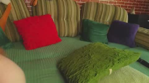 Snapshot of beautifulgina chatting on 12-17-25, 08:42 Gina online show from 12-17-25, 08:42