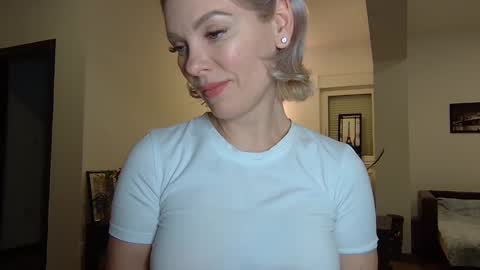 Snapshot of beautifulkollettee chatting on 12-28-24, 08:47 Beautifulkollette online show from 12-28-24, 08:47