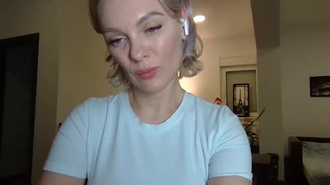 Snapshot of beautifulkollettee chatting on 12-28-24, 11:48 Beautifulkollette online show from 12-28-24, 11:48