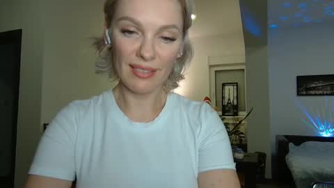 Snapshot of beautifulkollettee chatting on 12-29-24, 09:30 Beautifulkollette online show from 12-29-24, 09:30