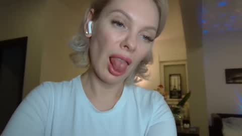 Snapshot of beautifulkollettee chatting on 01-02-25, 08:35 Beautifulkollette online show from 01-02-25, 08:35