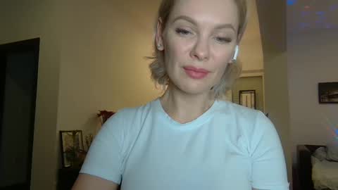 Snapshot of beautifulkollettee chatting on 01-05-25, 08:21 Beautifulkollette online show from 01-05-25, 08:21