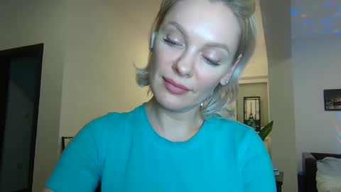 Snapshot of beautifulkollettee chatting on 01-06-25, 09:32 Beautifulkollette online show from 01-06-25, 09:32