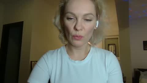 Snapshot of beautifulkollettee chatting on 01-11-25, 04:14 Beautifulkollette online show from 01-11-25, 04:14