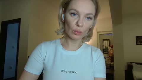 Snapshot of beautifulkollettee chatting on 01-14-25, 11:31 Beautifulkollette online show from 01-14-25, 11:31