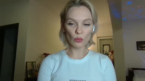 Snapshot of beautifulkollettee chatting on 01-15-25, 07:23 Beautifulkollette online show from 01-15-25, 07:23