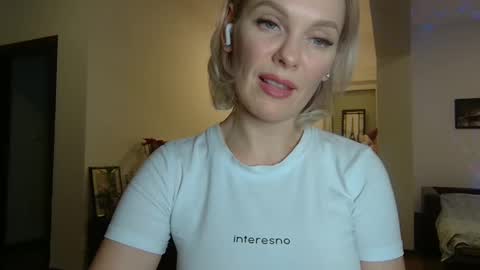 Snapshot of beautifulkollettee chatting on 01-15-25, 10:24 Beautifulkollette online show from 01-15-25, 10:24