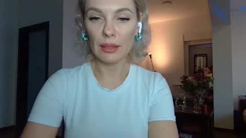 Snapshot of beautifulkollettee chatting on 01-21-25, 11:24 Beautifulkollette online show from 01-21-25, 11:24