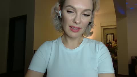 Snapshot of beautifulkollettee chatting on 01-21-25, 06:55 Beautifulkollette online show from 01-21-25, 06:55