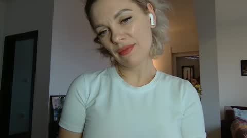 Snapshot of beautifulkollettee chatting on 01-22-25, 11:45 Beautifulkollette online show from 01-22-25, 11:45