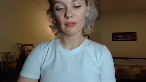 Snapshot of beautifulkollettee chatting on 01-24-25, 10:30 Beautifulkollette online show from 01-24-25, 10:30