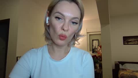 Snapshot of beautifulkollettee chatting on 01-26-25, 06:37 Beautifulkollette online show from 01-26-25, 06:37