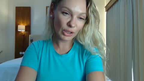 Snapshot of beautifulkollettee chatting on 10-15-25, 06:57 Beautifulkollette online show from 10-15-25, 06:57