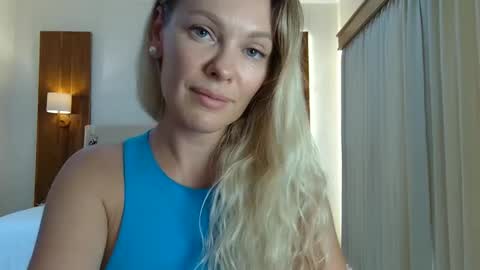 Snapshot of beautifulkollettee chatting on 10-18-25, 05:54 Beautifulkollette online show from 10-18-25, 05:54