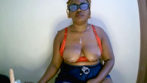 beautifulpeach2 online show from 02-05-25, 07:29