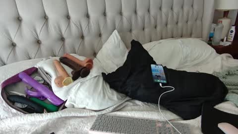 Snapshot of beauty4agent chatting on 01-28-25, 03:46 beauty4agent online show from 01-28-25, 03:46