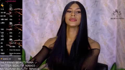 Snapshot of beauty_nina chatting on 10-18-25, 11:11 beauty_nina online show from 10-18-25, 11:11