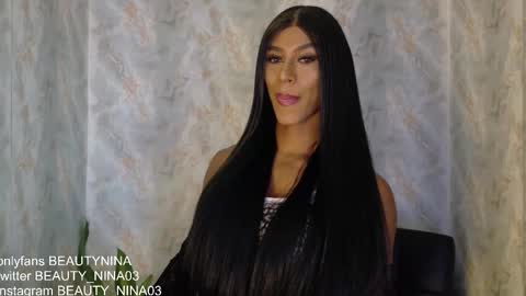 Snapshot of beauty_nina chatting on 11-16-25, 02:11 beauty_nina online show from 11-16-25, 02:11