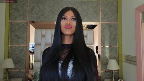 Snapshot of beauty_nina chatting on 05-17-26, 01:18 beauty_nina online show from 05-17-26, 01:18