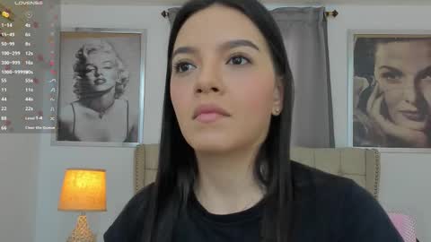 Ariana Reyes online show from 11-25-25, 12:16