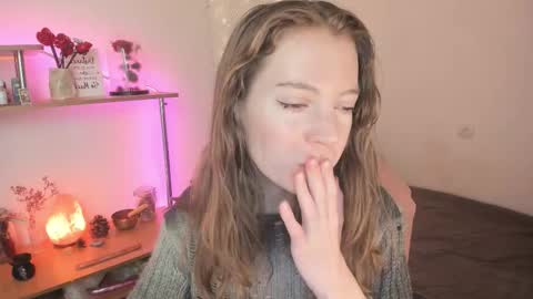 Snapshot of beautyeliise chatting on 01-06-26, 08:18 Eliise online show from 01-06-26, 08:18