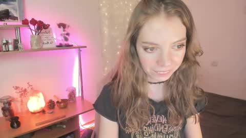 Snapshot of beautyeliise chatting on 01-10-26, 01:57 Eliise online show from 01-10-26, 01:57