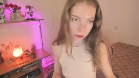 Snapshot of beautyeliise chatting on 02-16-26, 08:10 Eliise online show from 02-16-26, 08:10