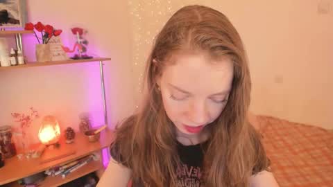 Snapshot of beautyeliise chatting on 03-07-26, 02:25 Eliise online show from 03-07-26, 02:25