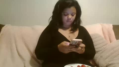Snapshot of beautyloves chatting on 10-30-25, 06:48 Beauty online show from 10-30-25, 06:48