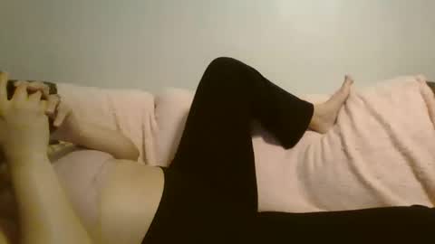 Snapshot of beautyloves chatting on 11-13-25, 04:50 Beauty online show from 11-13-25, 04:50