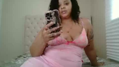 Snapshot of beautyloves chatting on 11-19-25, 04:51 Beauty online show from 11-19-25, 04:51