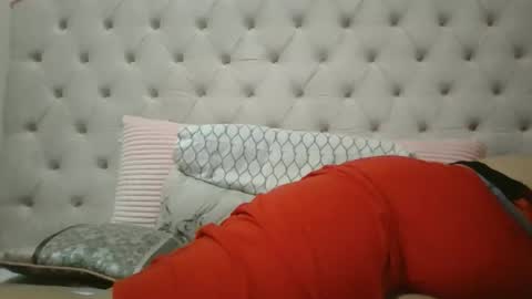Snapshot of beautyloves chatting on 12-22-25, 03:58 Beauty online show from 12-22-25, 03:58