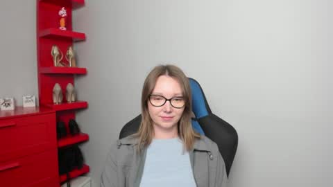 Zoe online show from 06-12-26, 06:45